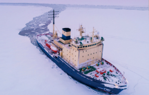 수에즈운하 대신 북극 우회…운항 기간 절반 단축?replace('